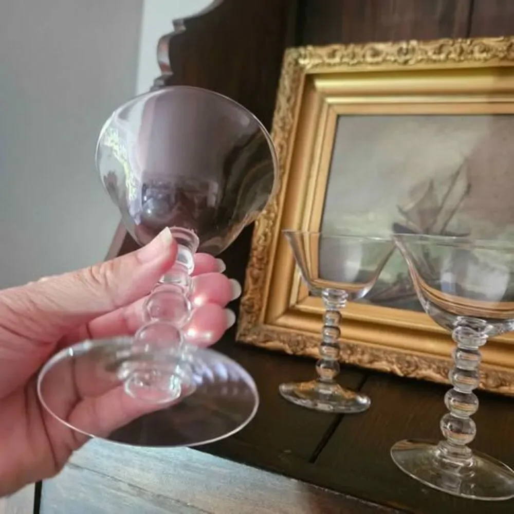 Vintage clear bubble stem coupe champagne glasses. Set of 6